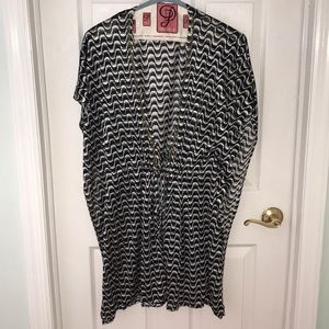 Kimono style front tie coverup size M/L